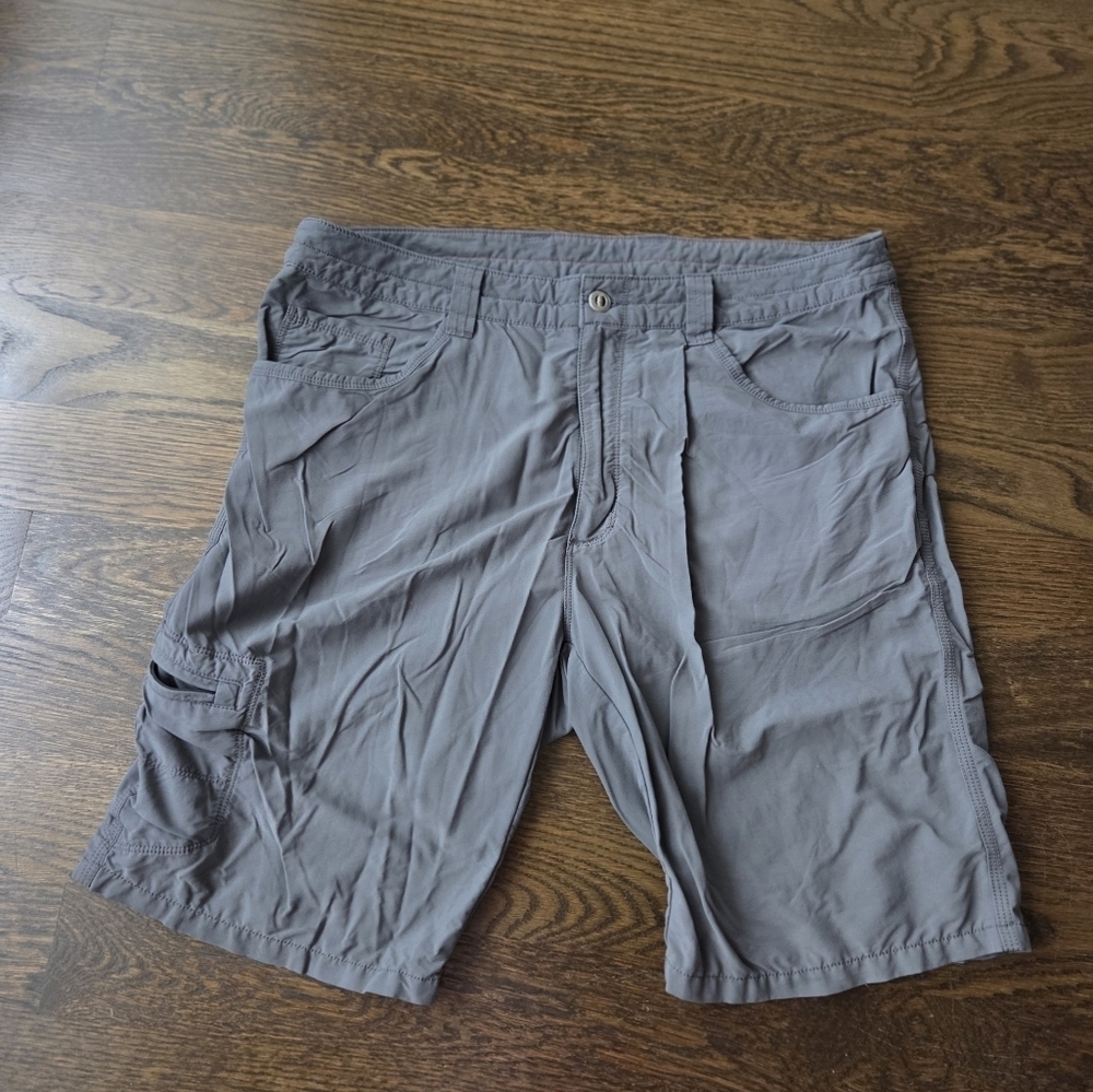 Patagonia Men's Charcoal Cargo Shorts Sz.S(d10) - Picture 1 of 5